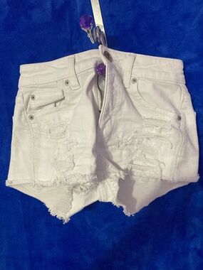AMERICAN EAGLE white denim shorts